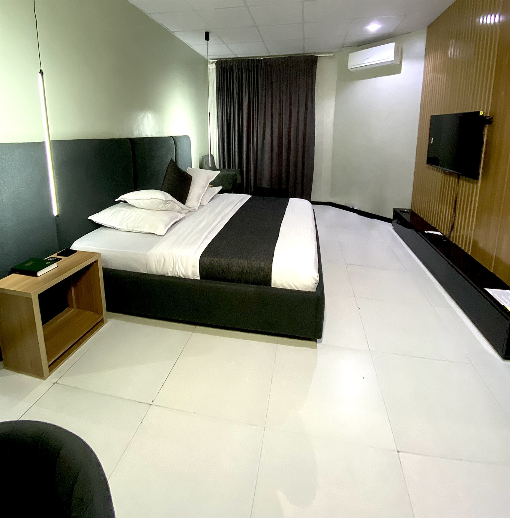 Super Deluxe - Image 1